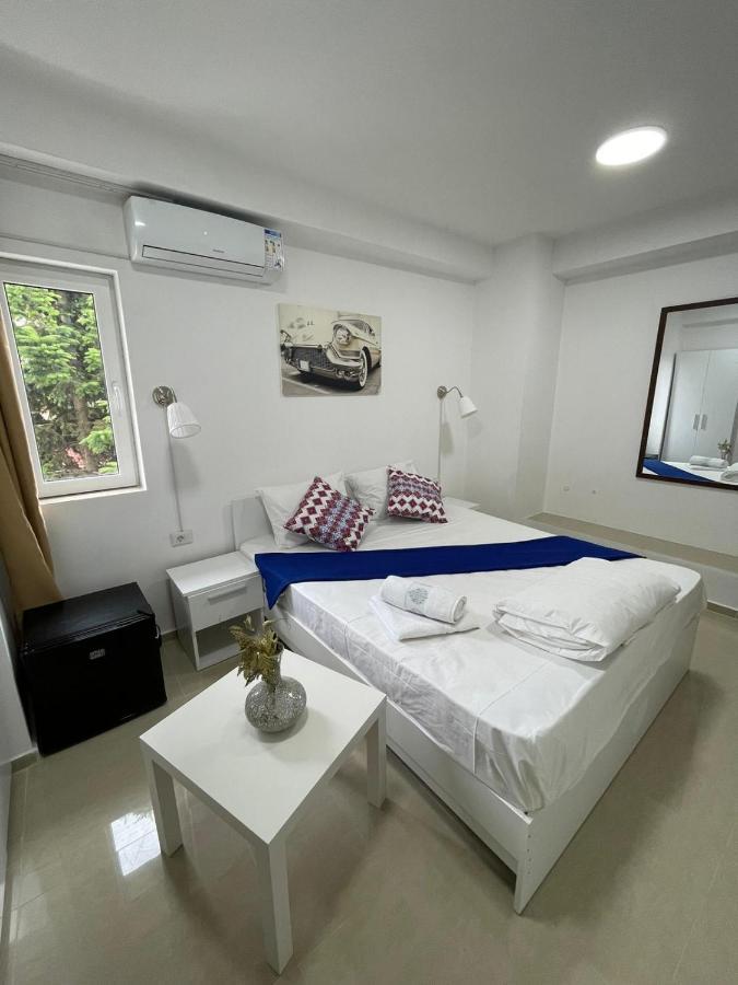 Hostel Tripoli Palace 부쿠레슈티 외부 사진